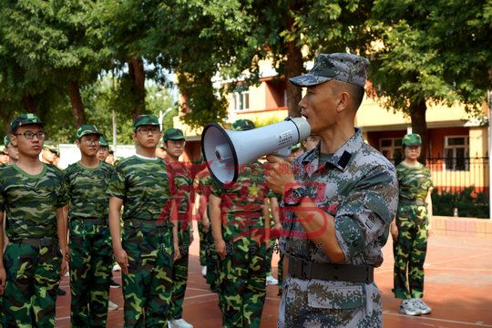 北京军训：不给自己任何理由和借口，我们才能做到全力以赴